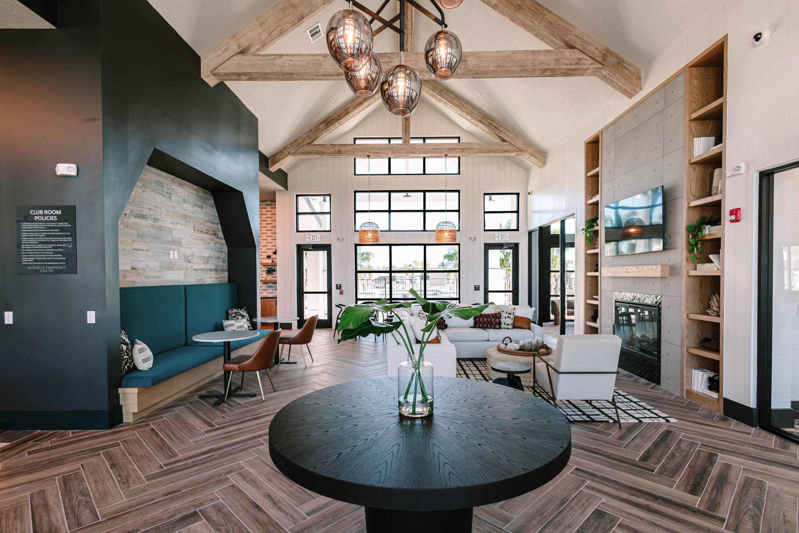 An indoor lounge and seating amenity at Stillwell Wellen Park